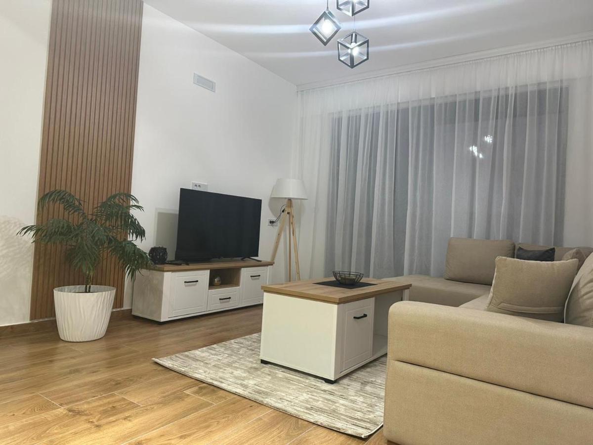Nejra Apartment Ulcinj Buitenkant foto